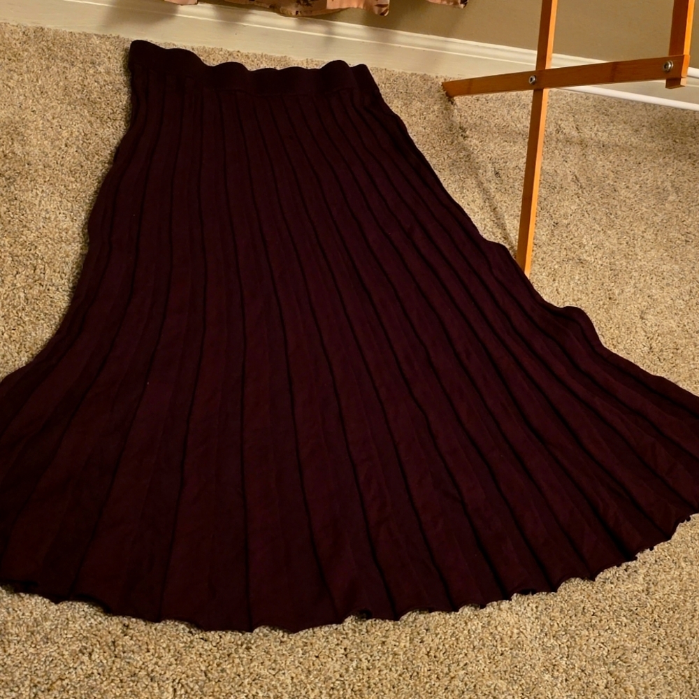 Red skirt very soft very light on the skin